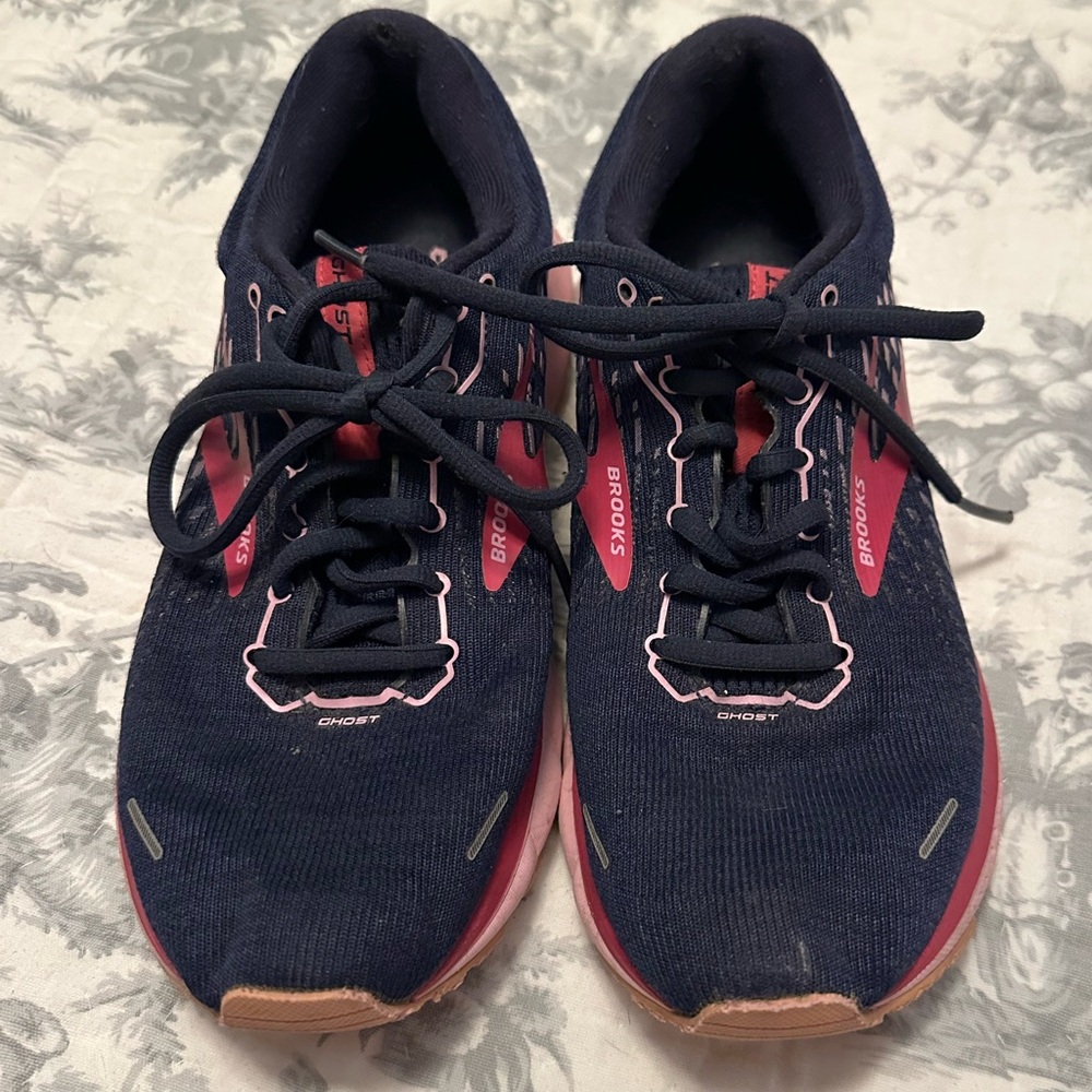 Brooks Women's Sneakers - Navy and Pink Accents
